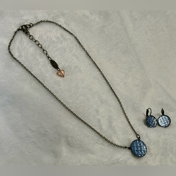 SABIKA Iconic Medallion Necklace and Earrings - Picture 2 of 4